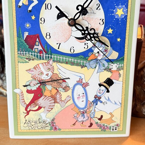 1999 Mary Engelbreit cow jumped over the moon wall clock - Picture 10 of 17